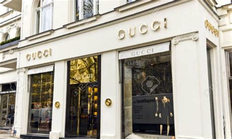 gucci ticino lavora con noi|gucci outlet job.